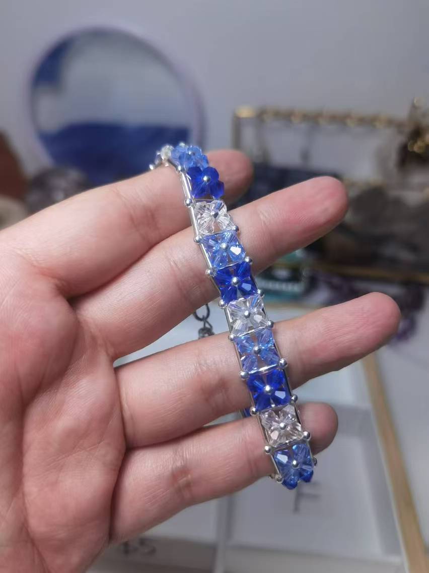 Universal Link for Jewelries and Crystals,Please Claim things in live room and checkout here